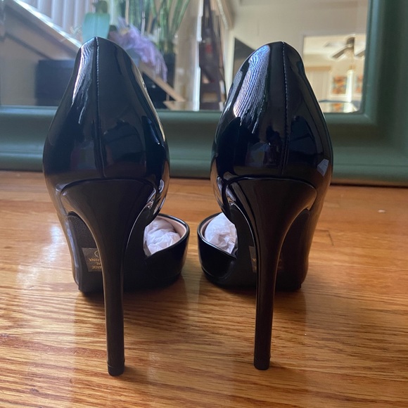 Pointed Toe Patent Heels - Picture 2 of 4